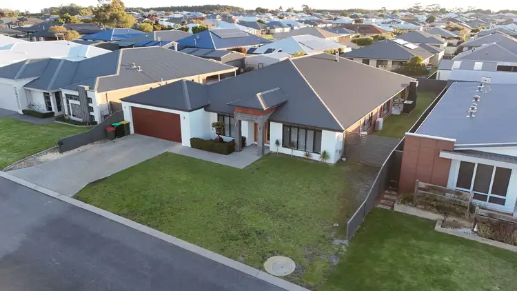 Second view of Homely house listing, 6 Littleheart Place, Mckail WA 6330