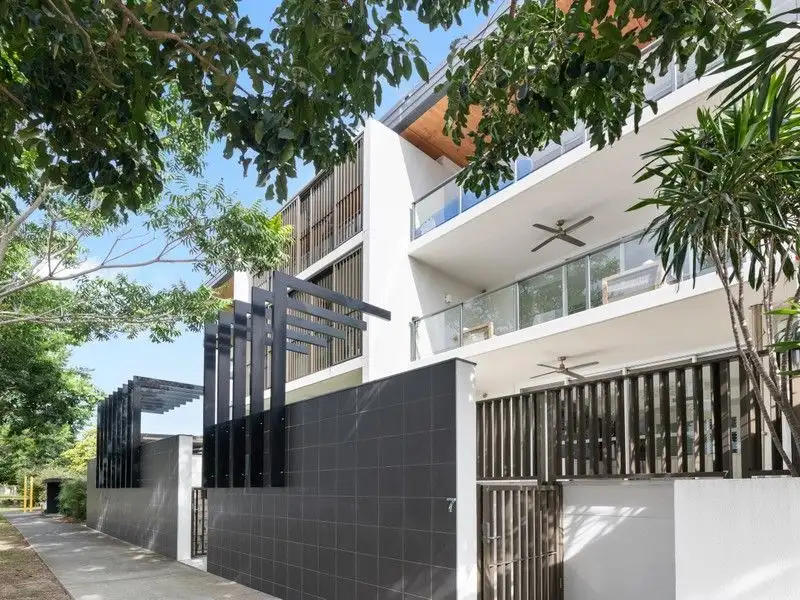 Main view of Homely unit listing, UNIT 7/47 Addison Avenue, Bulimba QLD 4171