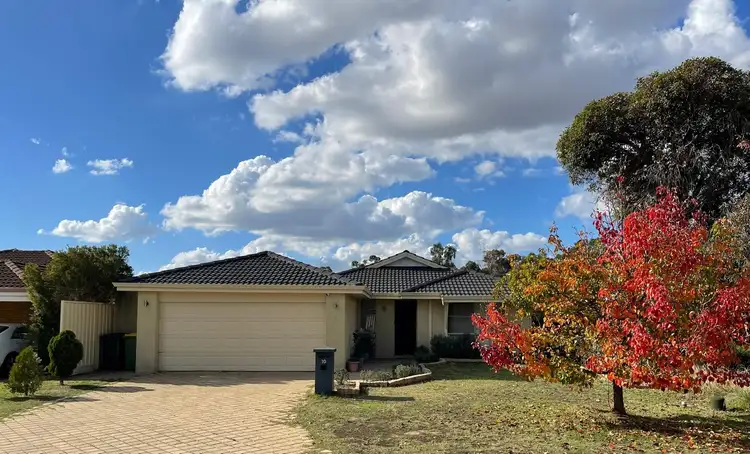 10 Oblate Retreat, Queens Park WA 6107