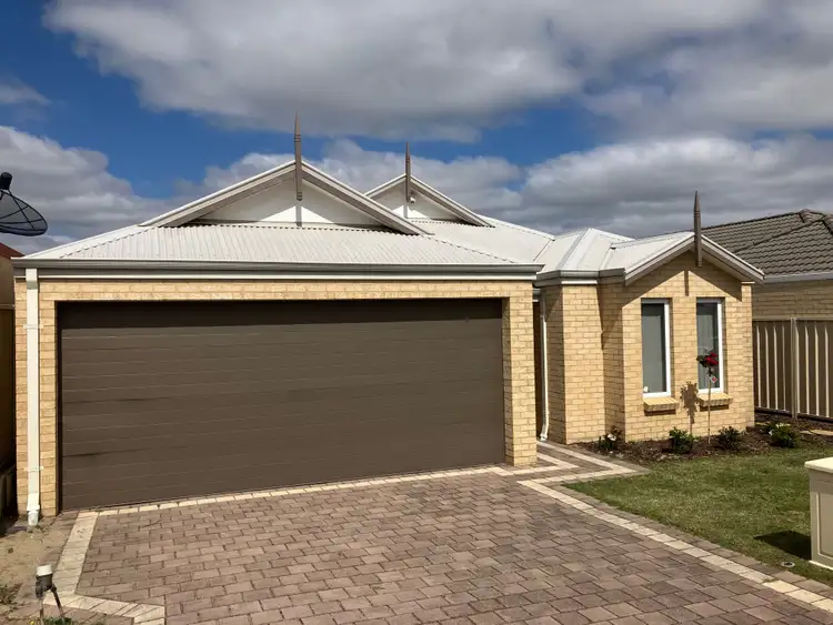 63 LONGHURST WAY, Queens Park WA 6107