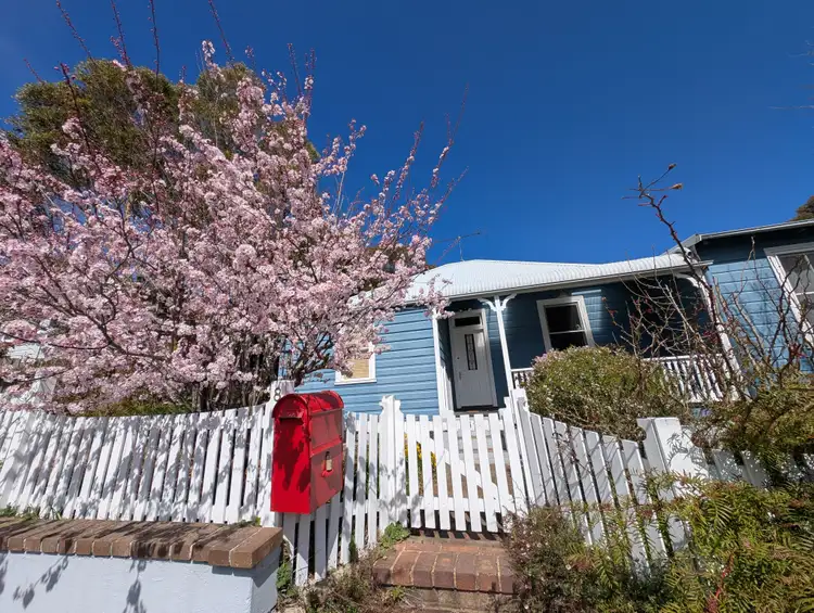 8 Edwards Street, Katoomba NSW 2780