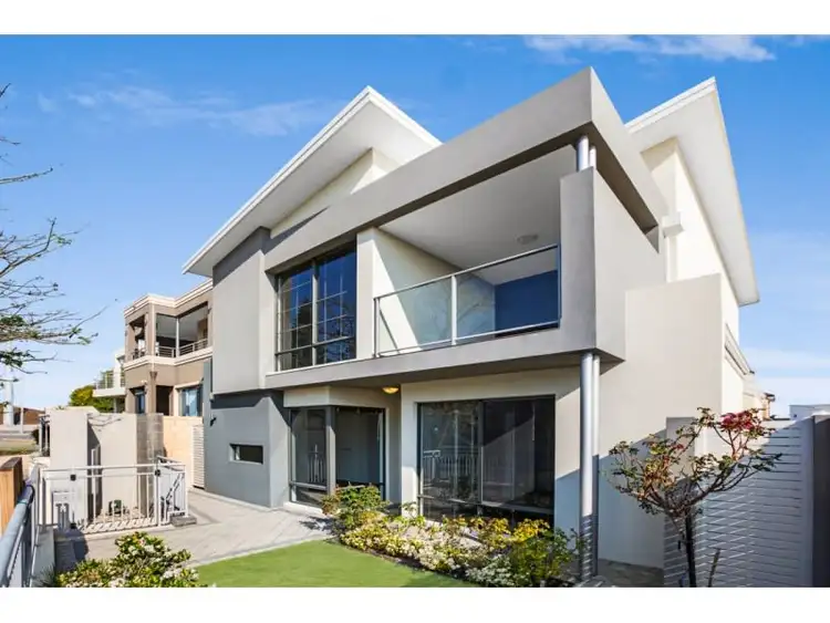 5 Pantheon Avenue, North Coogee WA 6163