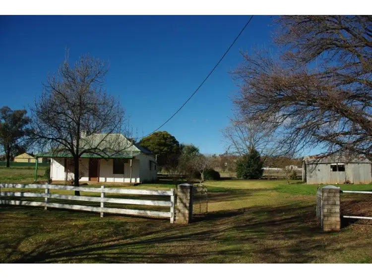 122-124 Simpson Street, Wellington NSW 2820