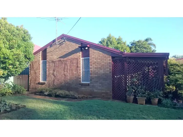 8 Elizabeth Street, Beachmere QLD 4510