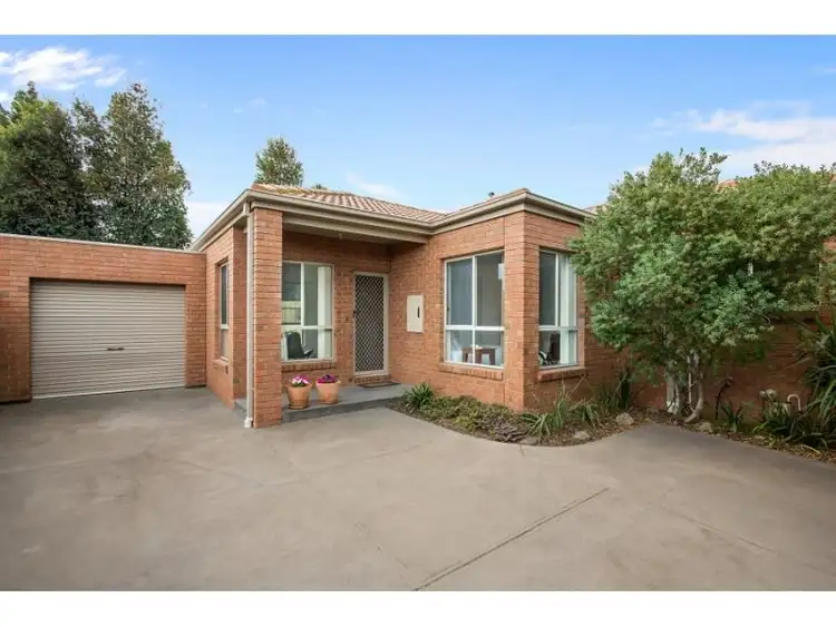2/17 Turtur Close, Mill Park VIC 3082