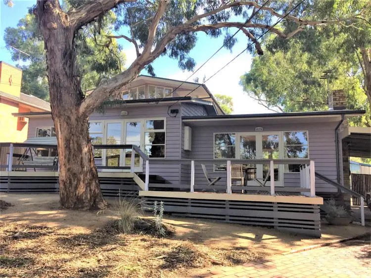 21 Meadow Crescent, Montmorency VIC 3094