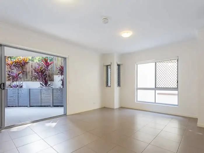Main view of Homely unit listing, 5/10 Raffles Street, Mount Gravatt East QLD 4122
