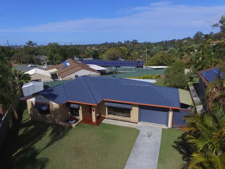 4 Suntory Court, Highland Park QLD 4211