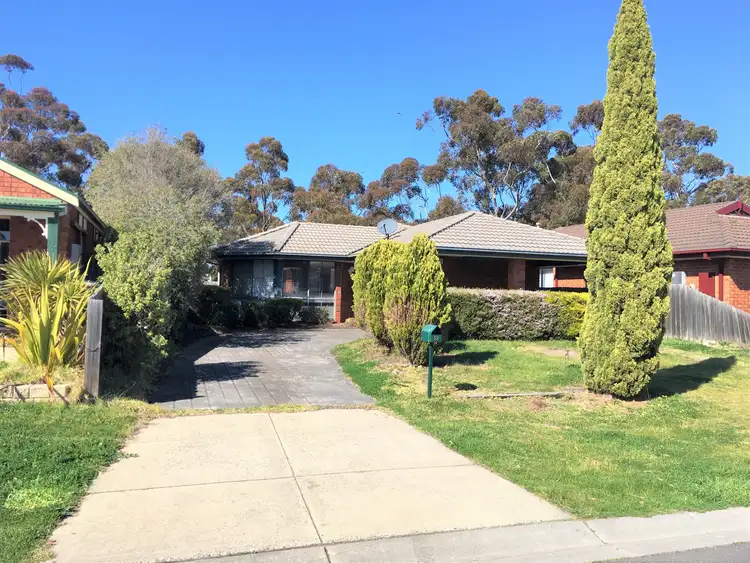 12 Edgecombe Way, Roxburgh Park VIC 3064