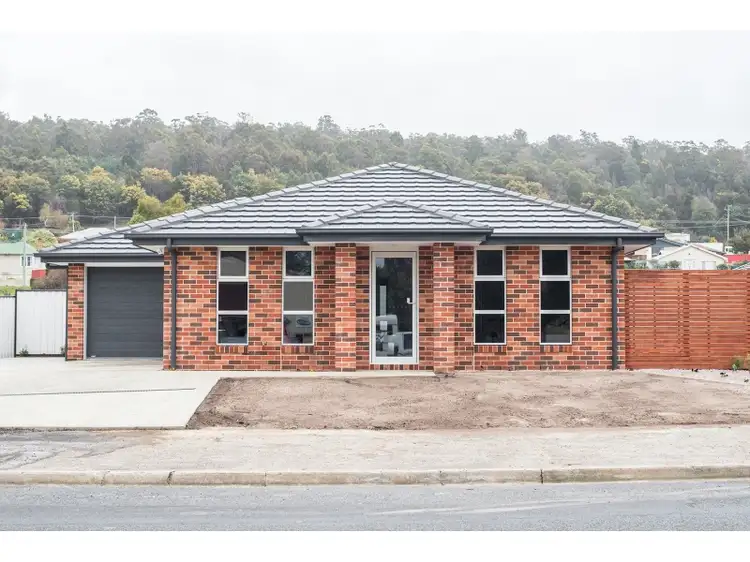 1/111 Weld Street, Beaconsfield TAS 7270