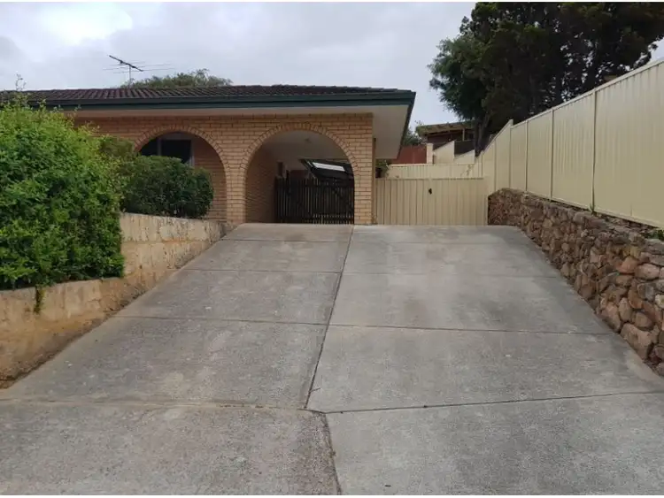 Second view of Homely house listing, 5 Hyacinth Close, Heathridge WA 6027