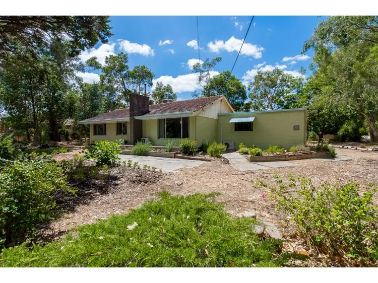 25 James Road, Kalamunda WA 6076