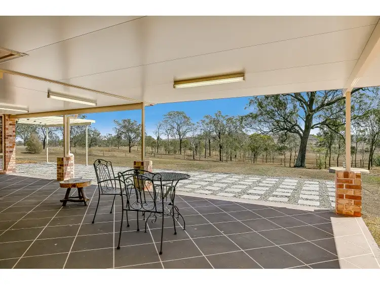 389 Savage Road, Hodgson Vale QLD 4352