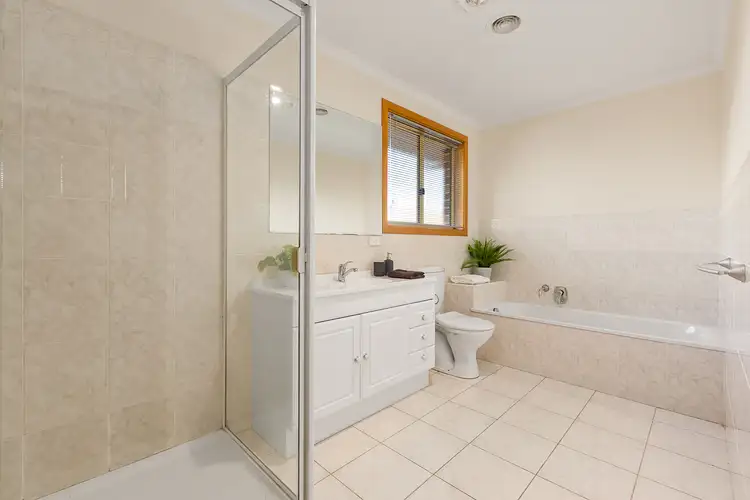 Fifth view of Homely townhouse listing, 1/532 Waverley Road, Mount Waverley VIC 3149