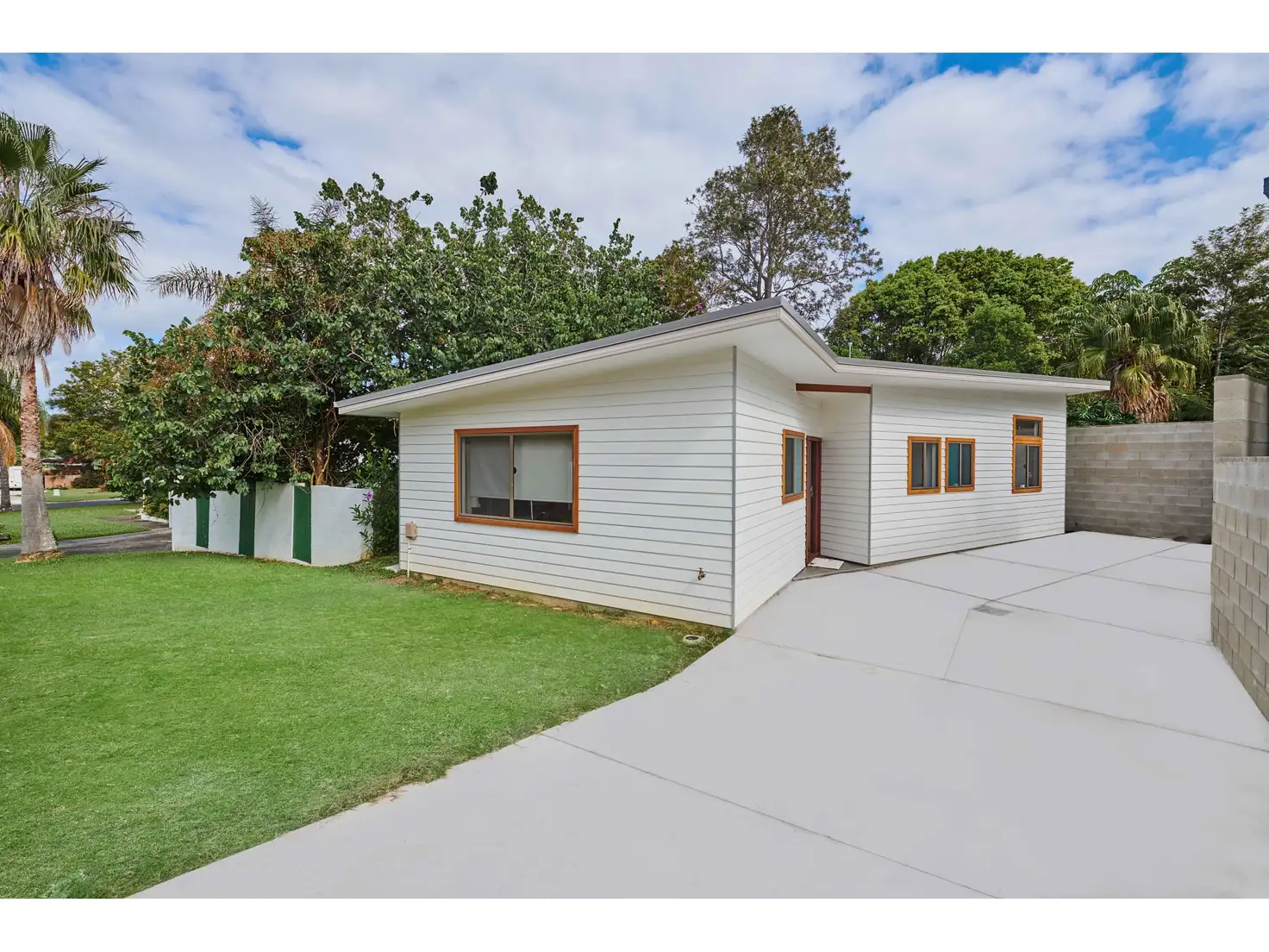 Main view of Homely house listing, 2/3 Portla Way, Ocean Shores NSW 2483