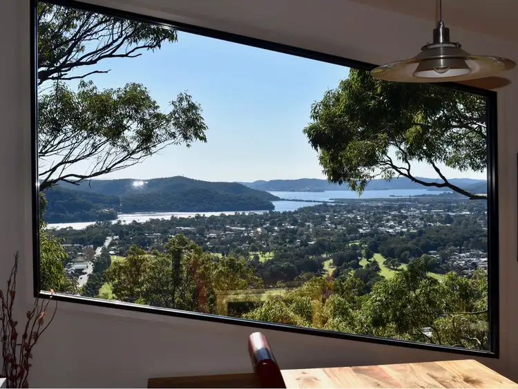 30 Kingsview Drive, Umina Beach NSW 2257