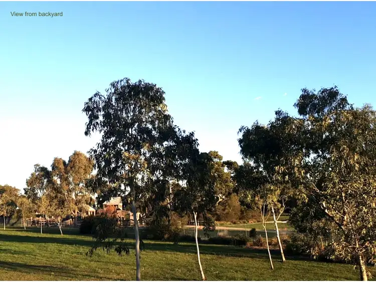 15 Farnham Crescent, Mill Park VIC 3082