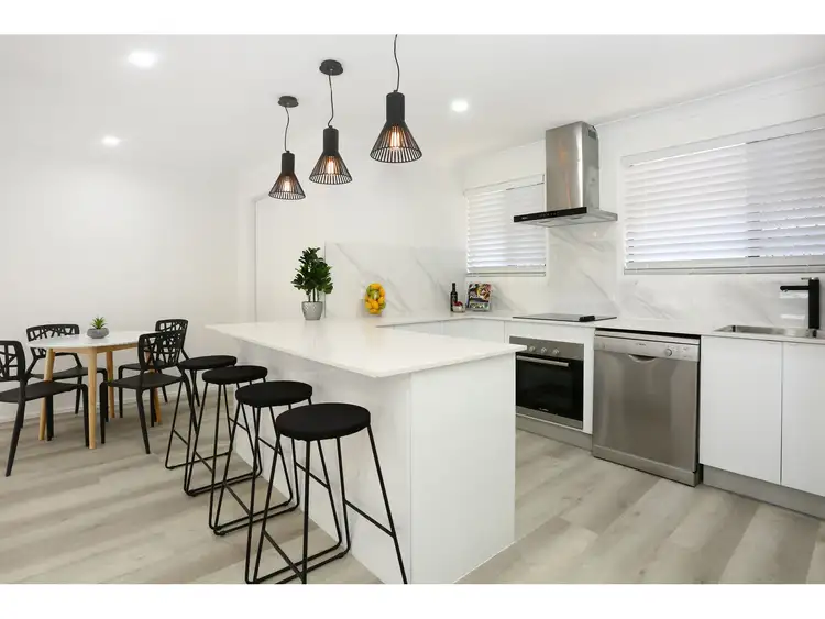 1/10 West King Lane, Southport QLD 4215