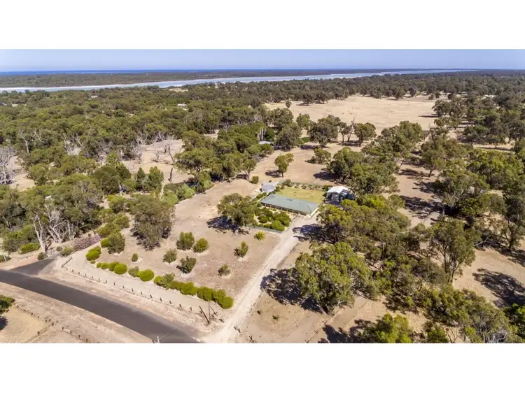 83 Tuart Grove Avenue, Lake Clifton WA 6215