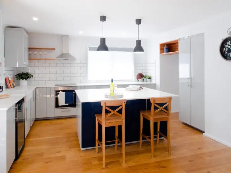 4 Amsdale Avenue, Macquarie Hills NSW 2285