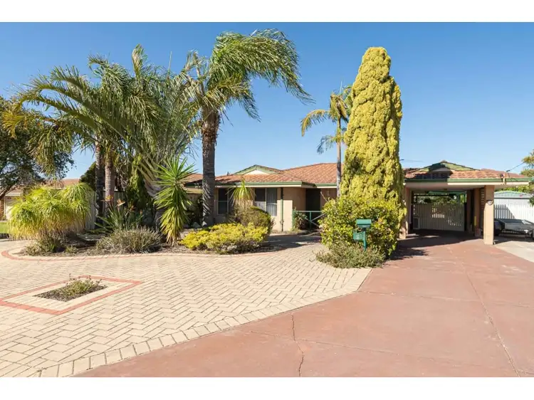 5 Woodlands Grove, Hocking WA 6065