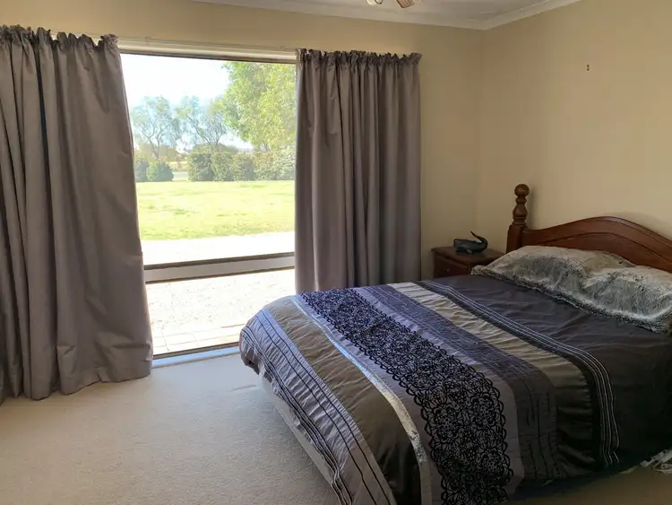 Fifth view of Homely house listing, 548 Paschendale Avenue, Merbein VIC 3505