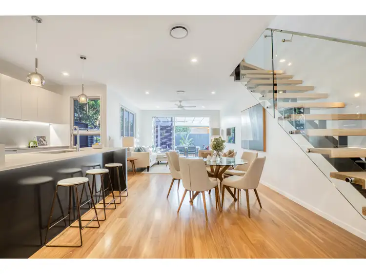 A  And  B/22 Hilda Street, Hamilton QLD 4007