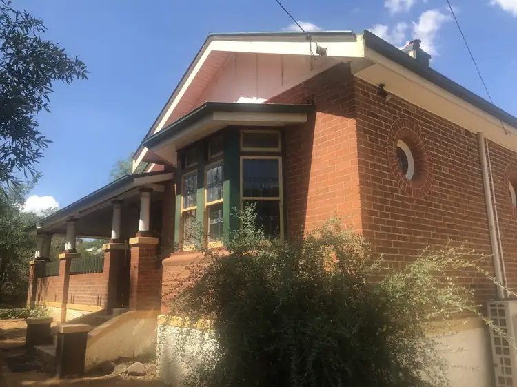 42 Weddin Street, Grenfell NSW 2810