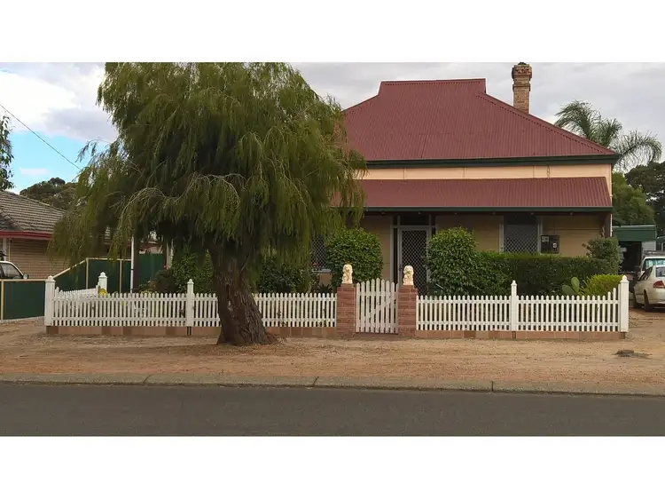 30 Annie Street, Katanning WA 6317