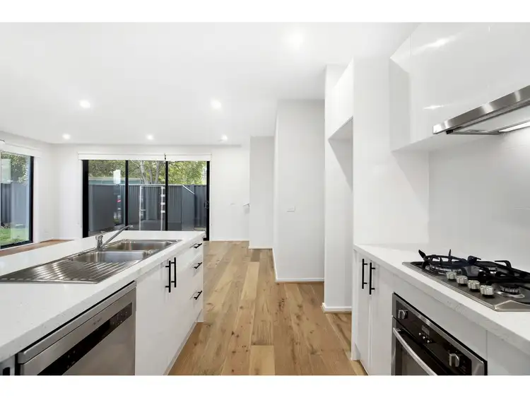 Sixth view of Homely house listing, 1/246 Waiora Road, Macleod VIC 3085