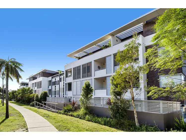 Second view of Homely unit listing, 2/8 Dee Why Parade, Dee Why NSW 2099