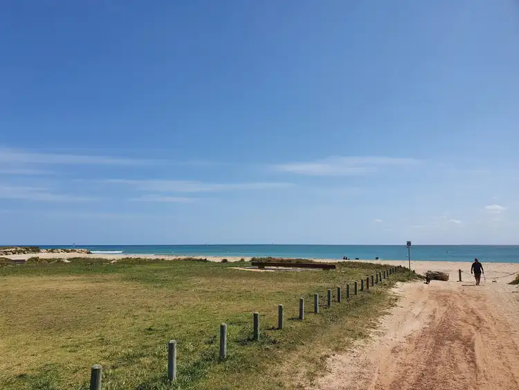 33b Janis Street, Halls Head WA 6210