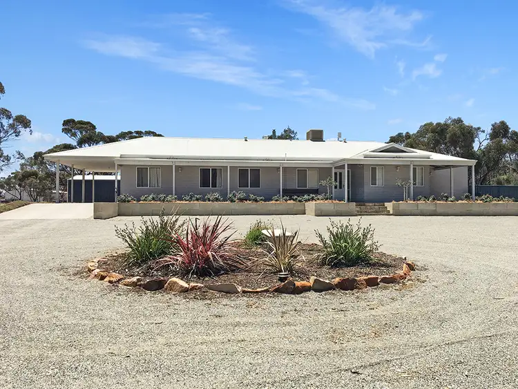 227 Clarke Street, Moora WA 6510