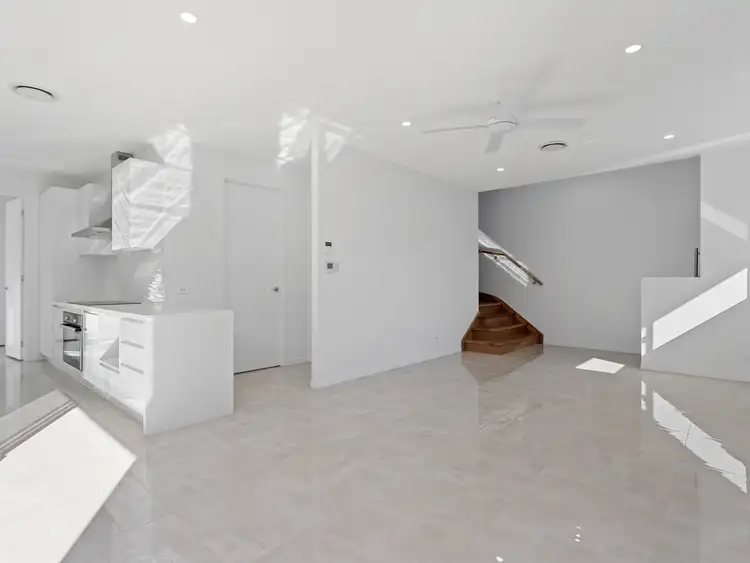 Fifth view of Homely townhouse listing, 2/104 Pohlman Street, Southport QLD 4215