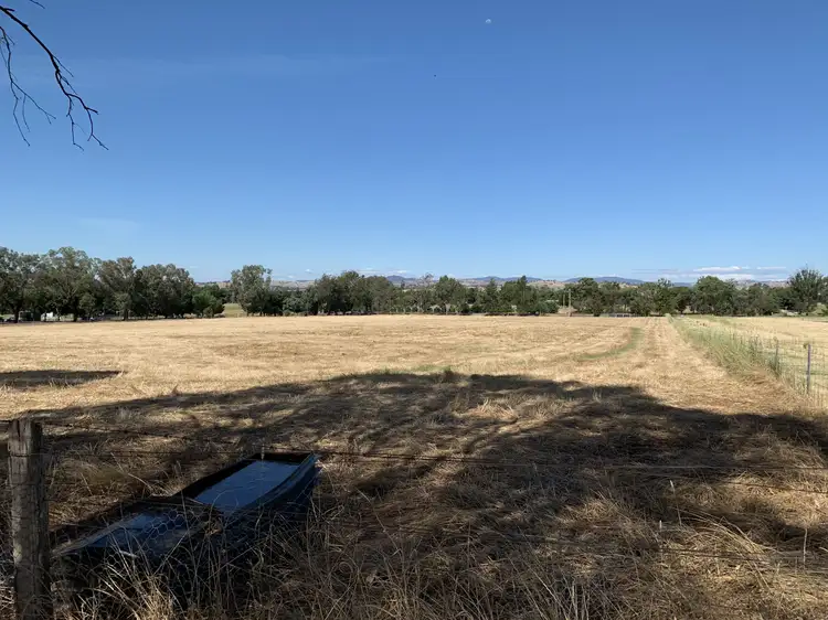 1089 Table Top Road, Table Top NSW 2640