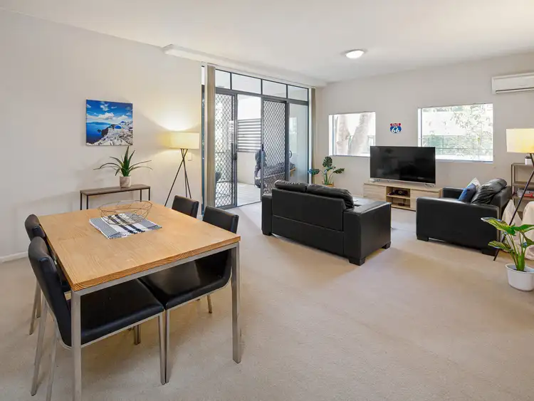 3/7 Landsborough Terrace, Toowong QLD 4066