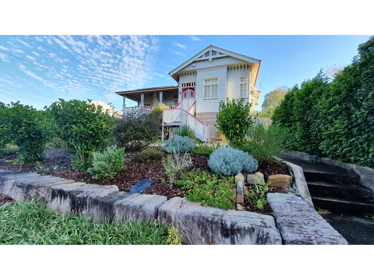 11 Glebe Road, Newtown QLD 4305