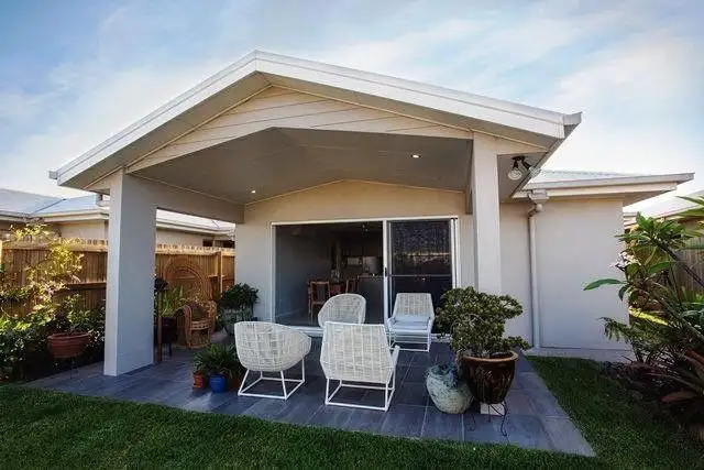 8 Berkshire Lane, Ooralea QLD 4740