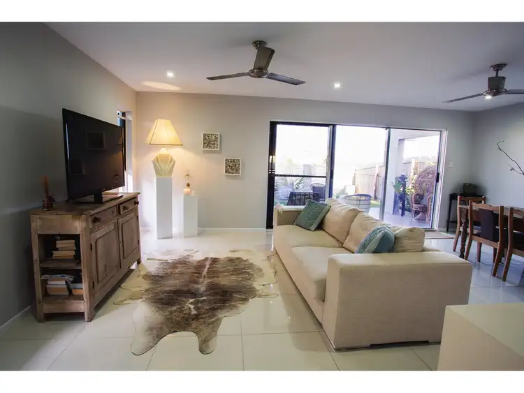 Sixth view of Homely house listing, 8 Berkshire Lane, Ooralea QLD 4740