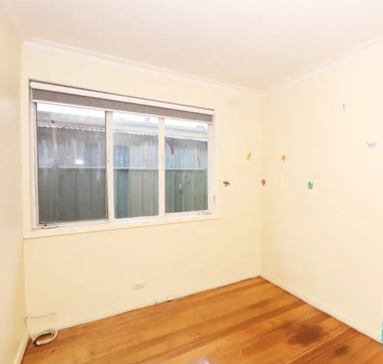 Fifth view of Homely house listing, 2 Pioneer Court, Thomastown VIC 3074