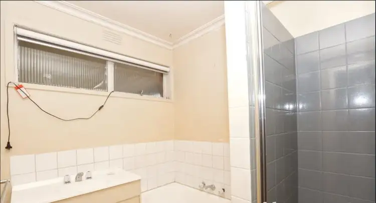 Seventh view of Homely house listing, 2 Pioneer Court, Thomastown VIC 3074