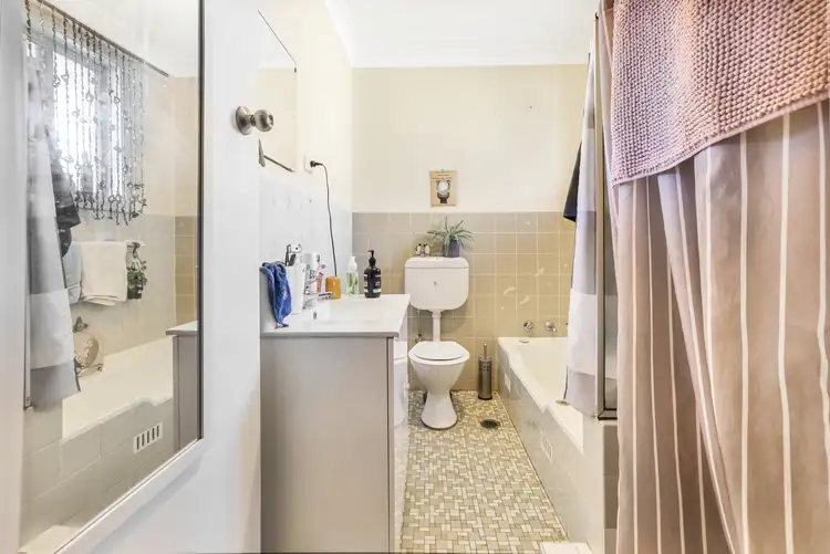 Fifth view of Homely block of units listing, 14 Kent Street, Tamworth NSW 2340