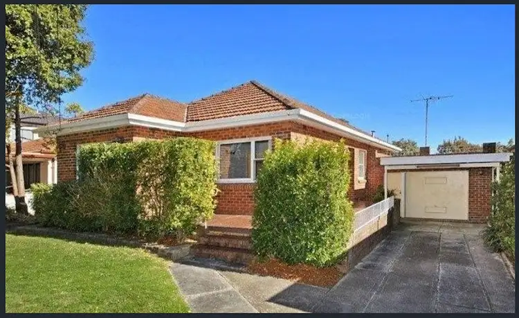 17 Gnarbo Avenue, Carss Park NSW 2221
