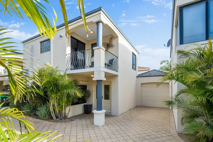 2/108 Deanmore Road, Scarborough WA 6019