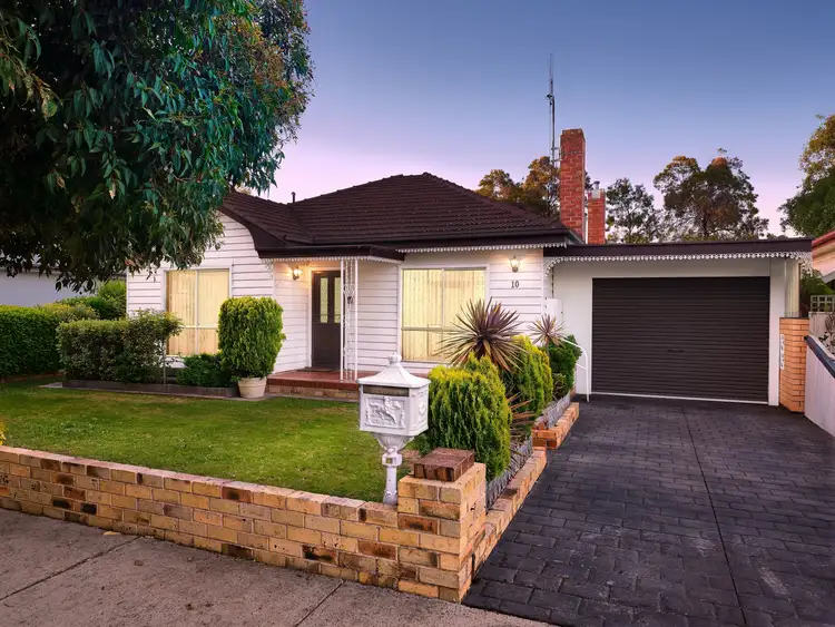 10 College Crescent, Flora Hill VIC 3550