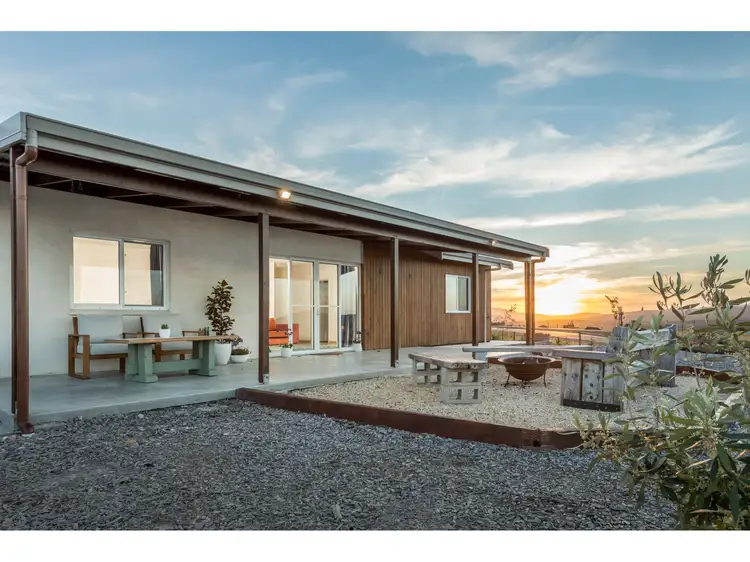 17 Beaufortia Gardens, Hay WA 6333