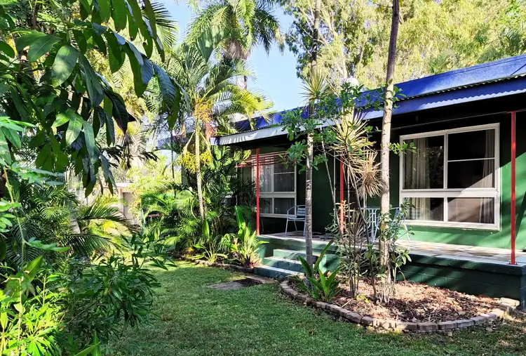 9 HOBBS STREET, Picnic Bay QLD 4819