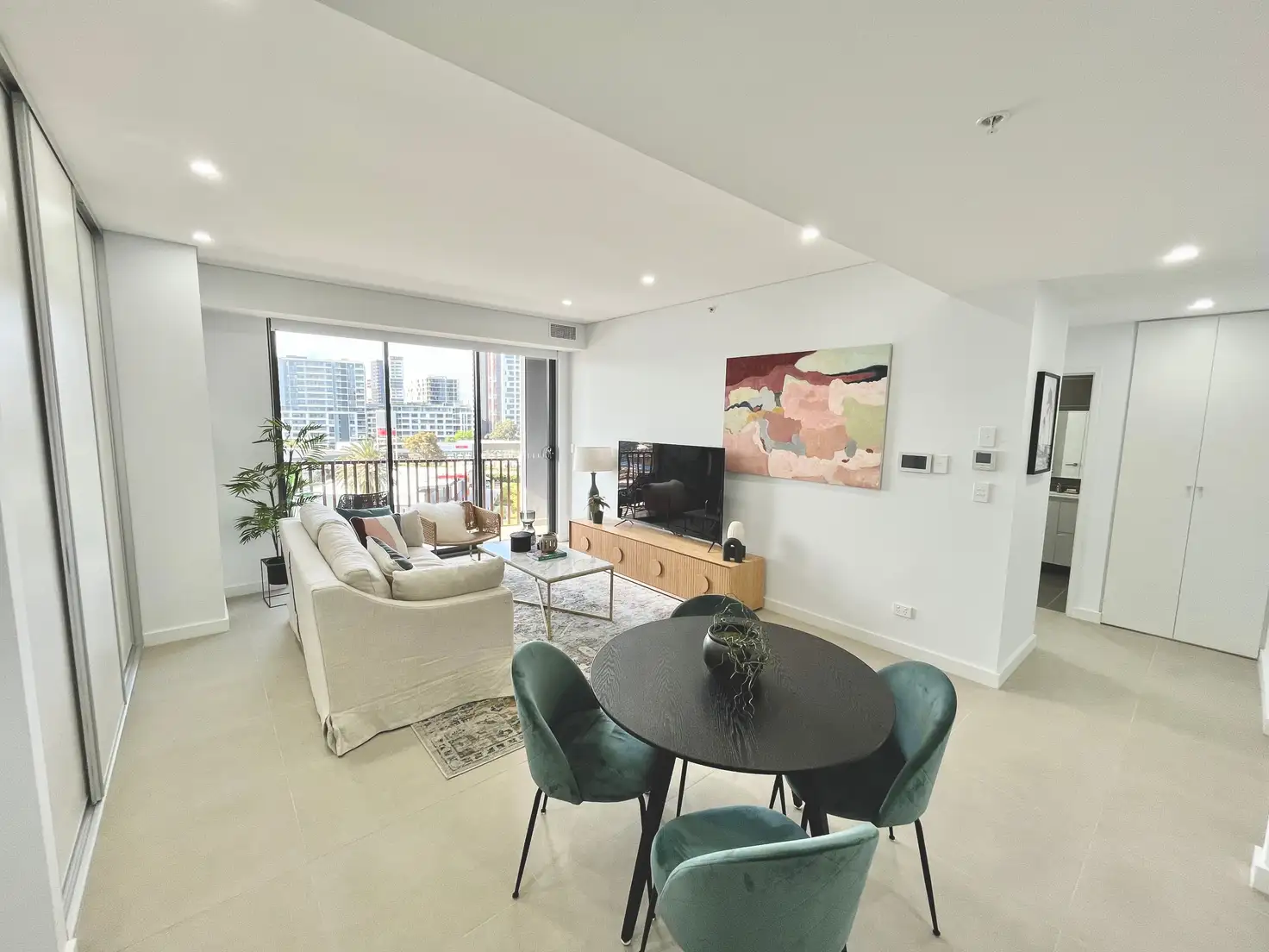 Main view of Homely unit listing, 1b/107 Dalmeny Avenue, Rosebery NSW 2018