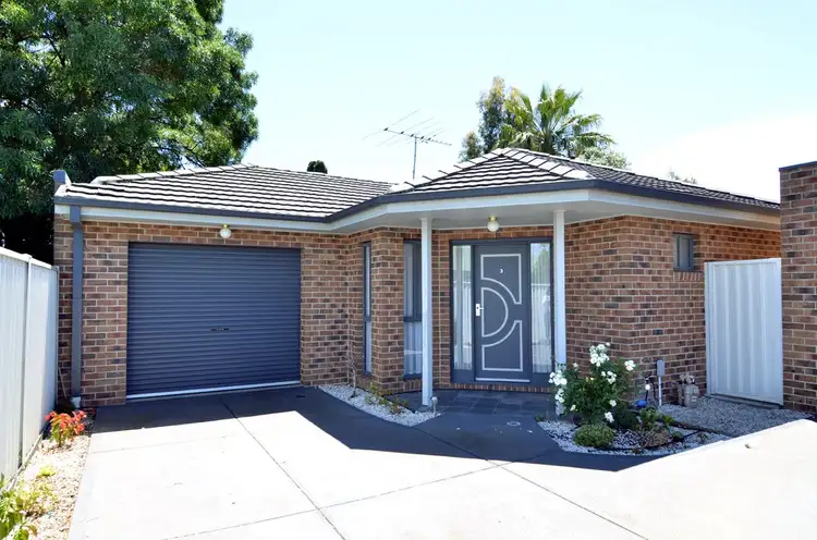 UNIT 3/17 DOROTHY AVENUE, Sunshine VIC 3020