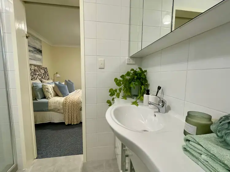 Sixth view of Homely house listing, 4 KALMIA WAY, Forrestfield WA 6058